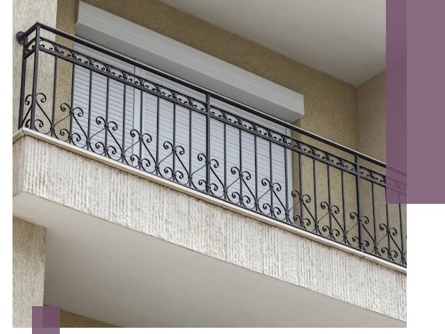 Балконные ограждения из металла и стекла в Муравленке для домов