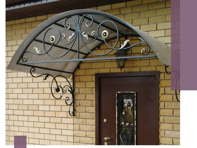 Изготовление козырьков из металла под ключ в Муравленке