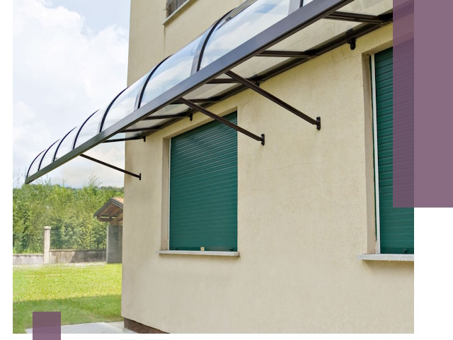 Козырьки над окнами в Муравленке — изготовление и монтаж по выгоде
