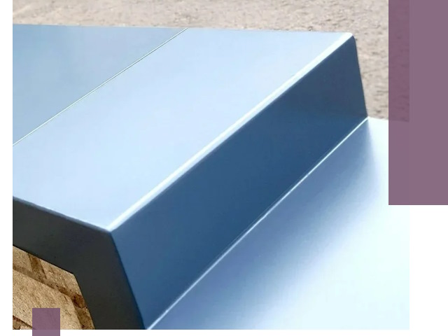 Крышки на парапет в Муравленке: изготовление и монтаж под ключ