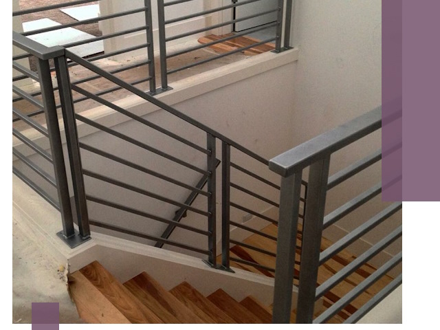 Изготовление поручней из металла и дерева в Муравленке